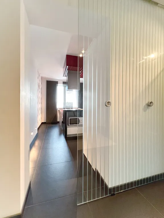 Стильная двухкомнатная квартира с разделенными комнатами в районе ГГМ