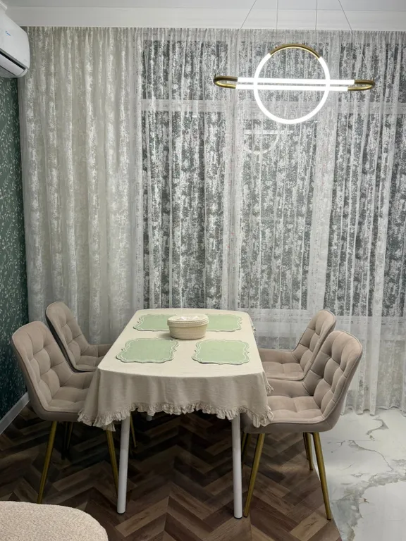 Уютная квартира с видом на город и горы