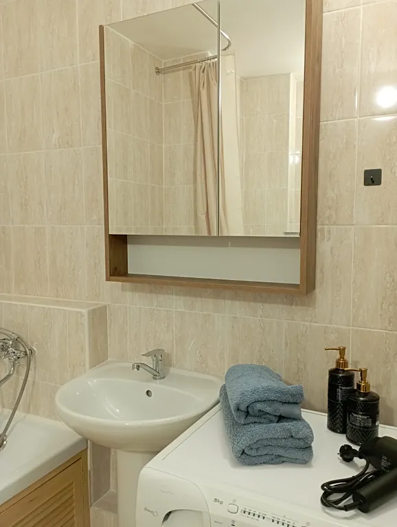 Квартира Квартира Уютная студия на набережной реки Енисей — Красноярск