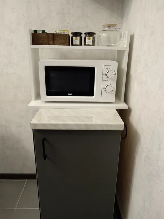 Уютная квартира с панорамными окнами и видом на озеро