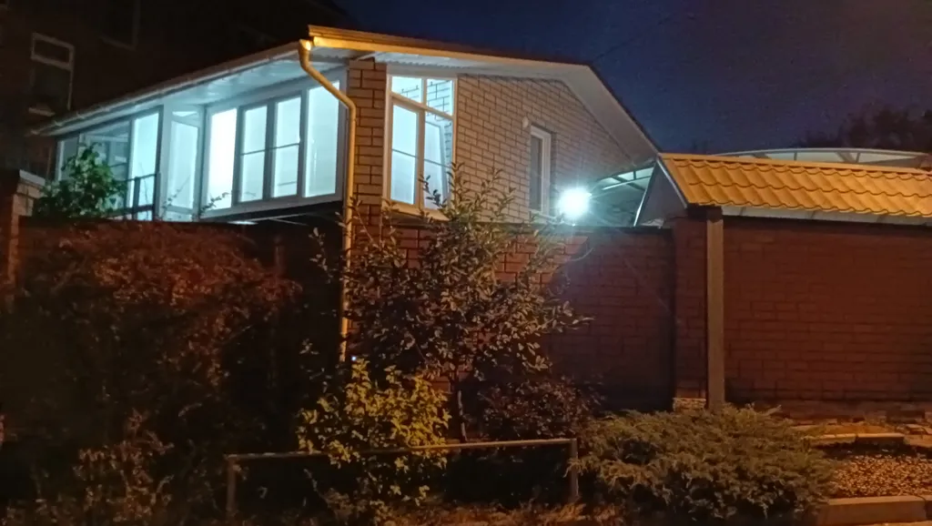 Дом в 2-уровнях с сауной и сезонным бассейном