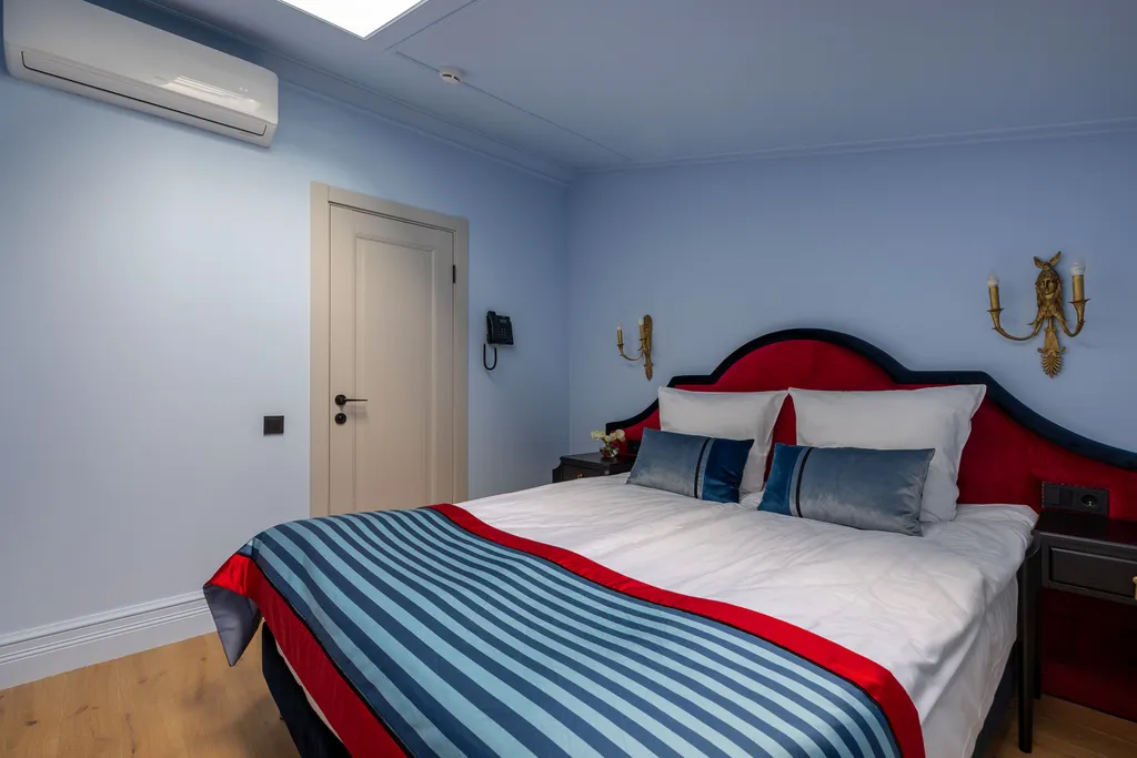 Квартира Квартира Двухкомнатный полулюкс мансарда — Санкт-Петербург