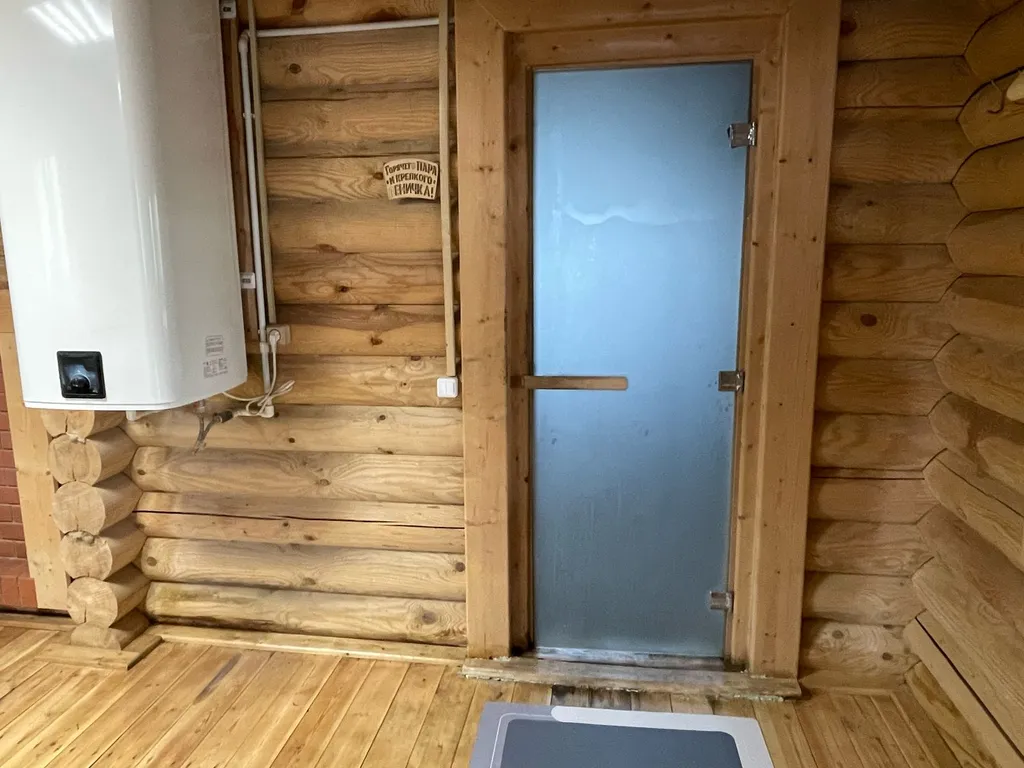 Коттедж с баней и бассейном - купелью на 8 человека Леноблости