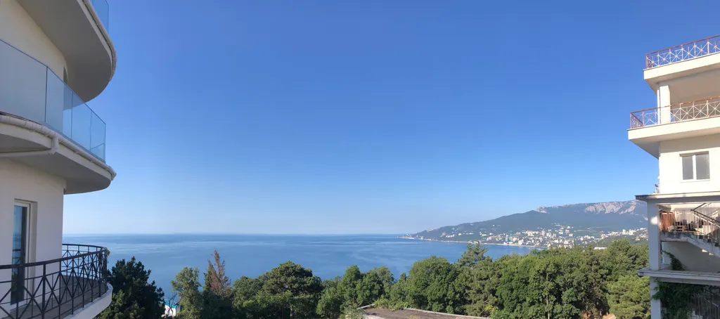 Квартира с видом на море и горы