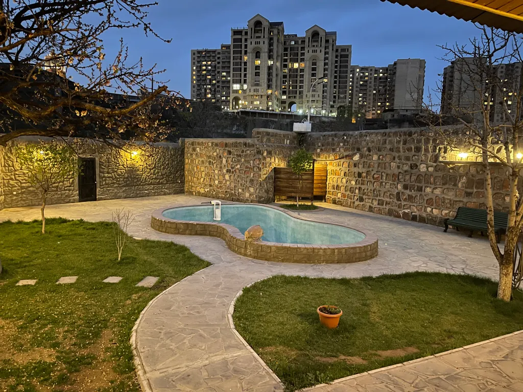 Шикарный дом в центре с бассейном