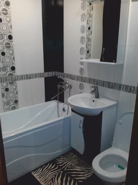 Уютный дом с отдельным двором, зоной барбекю и парковочным местом