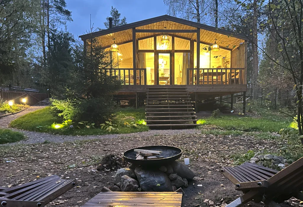 Коттедж Коттедж у озера с камином Сосновый Дом — Орехово