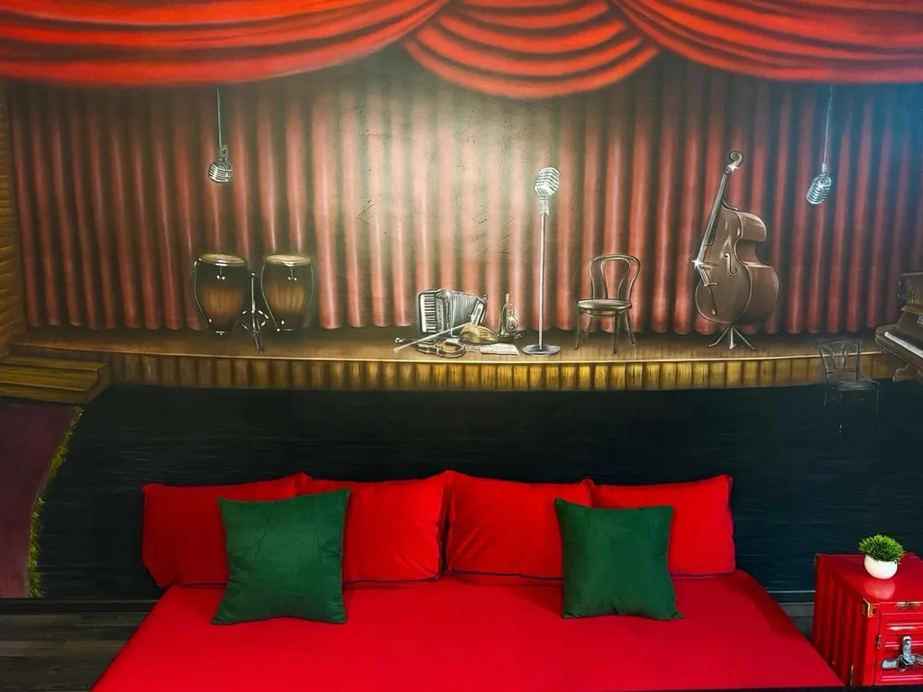 Двухуровневая квартира, бильярд в подарок