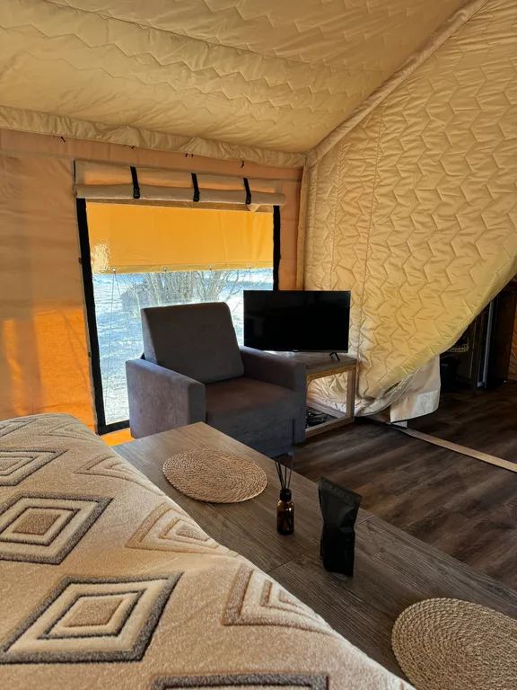 Домик-шатер