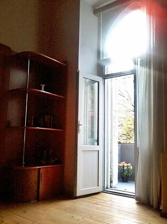 Двухуровневый апартамент с балконом в старом городе