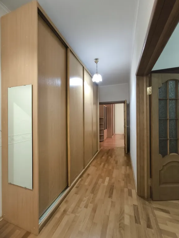 Большая трехкомнатная квартира с парковкой