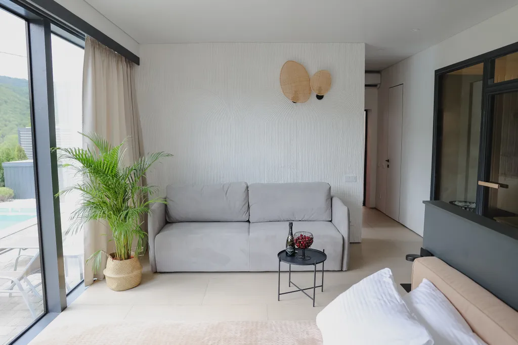 Дом с панорамным видом на лес