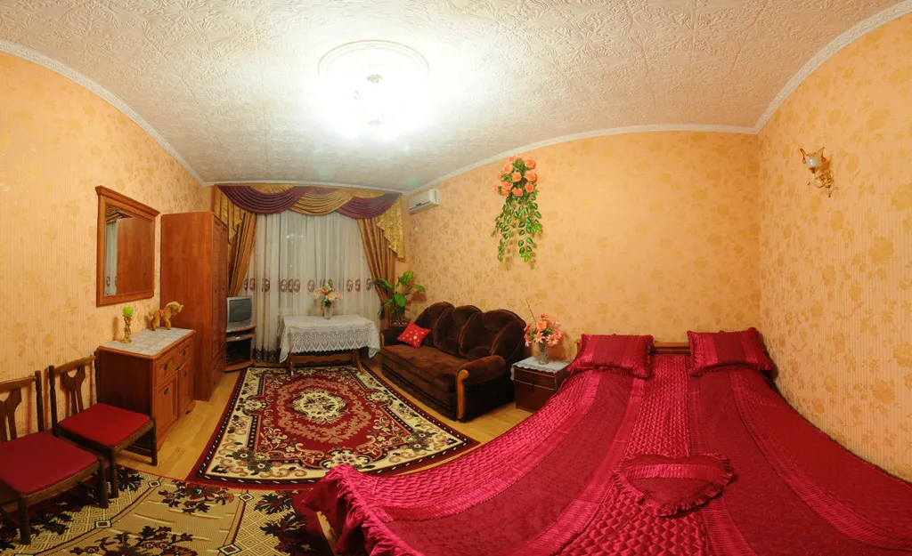 Дома, коттеджи-целиком-1/2 трёх комнатный семейный-7-8чел