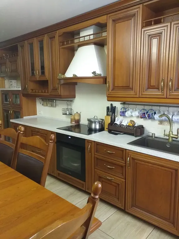 Улучшенная трехкомнатная квартира рядом с гостиницей