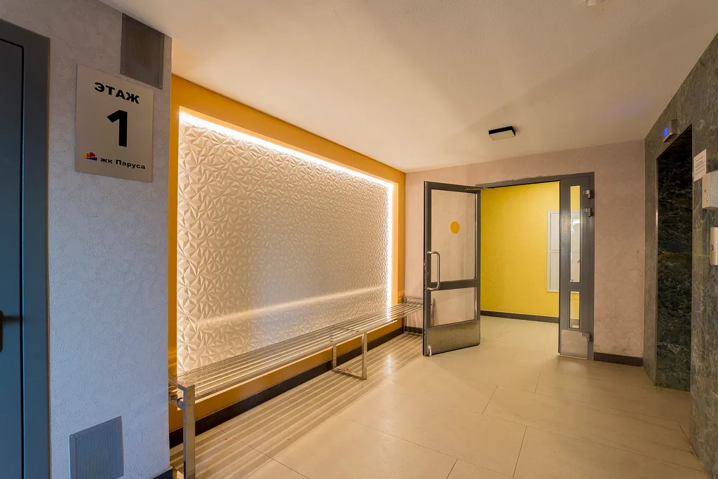 Уютная квартира в ЖК Паруса с подвесным креслом от Kravc Group