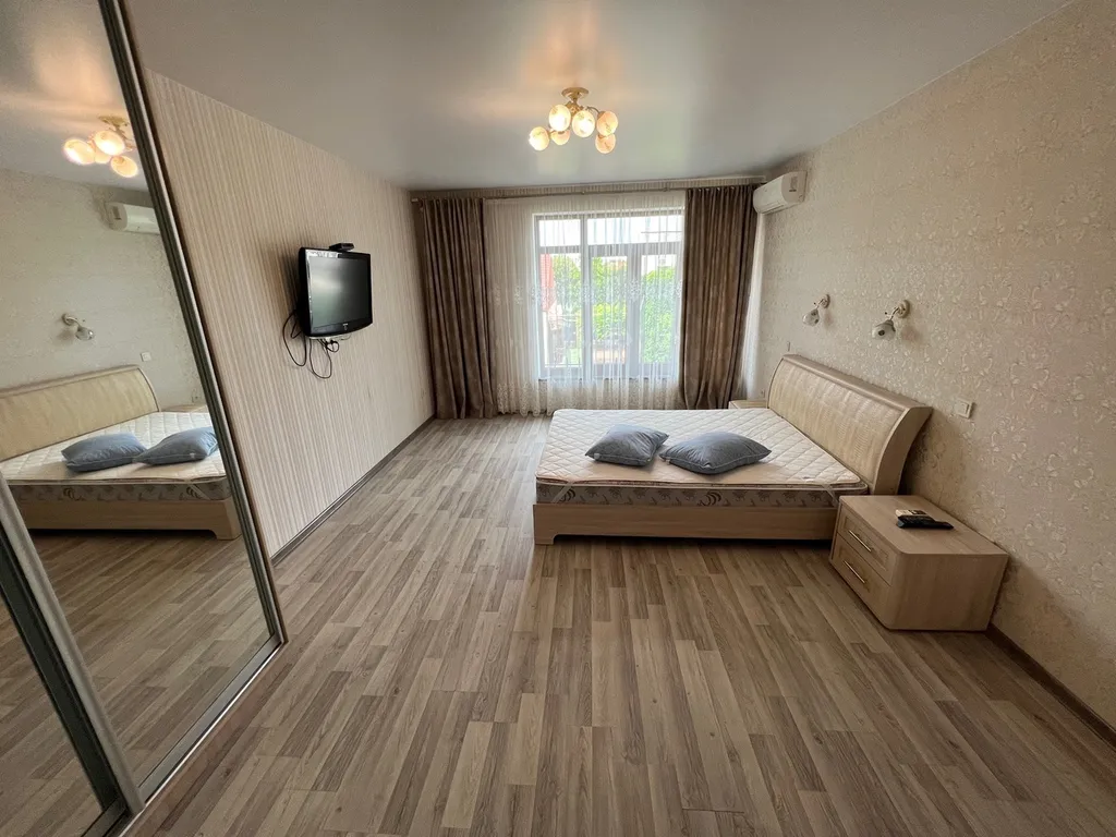 Четырёхкомнатный дом класса люкс в тихом центре