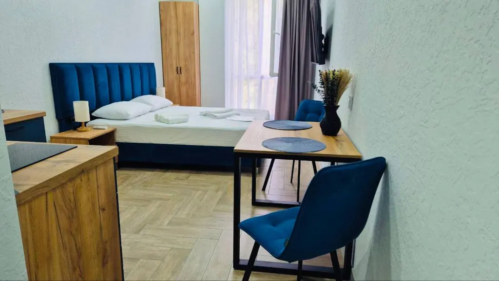 Студия с бассейном на территории