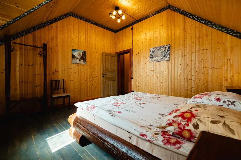 Дом у пруда в Веслево