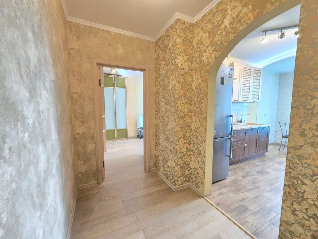 Просторная 2-х комнатная на пр-т Ленина Метро - Двигатель Революции