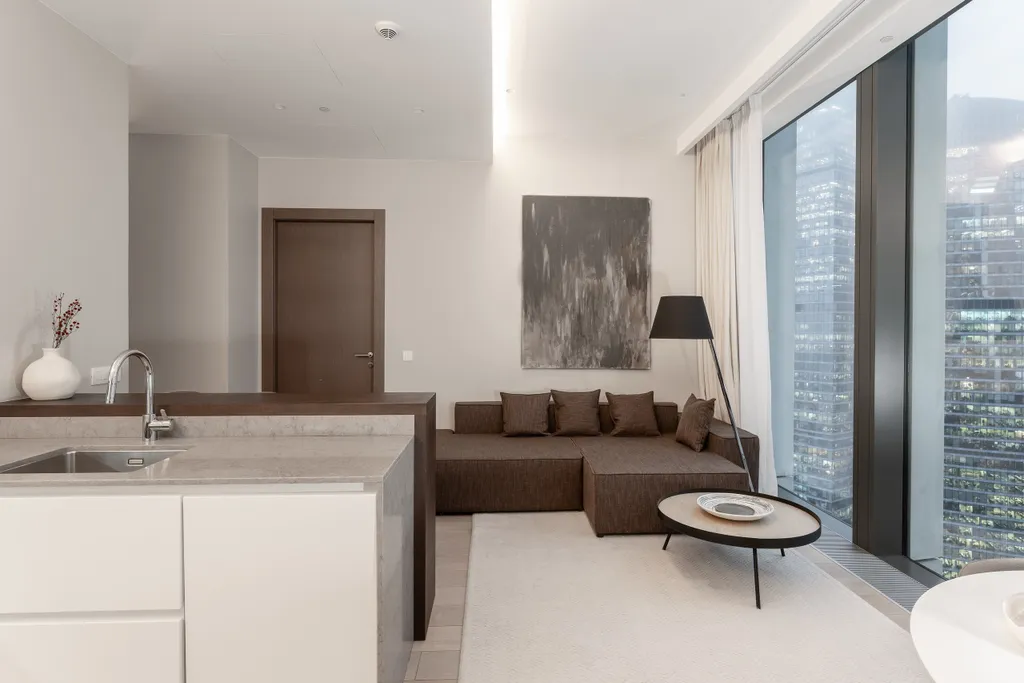 Квартира с угловой спальней и панорамной ванной комнатой