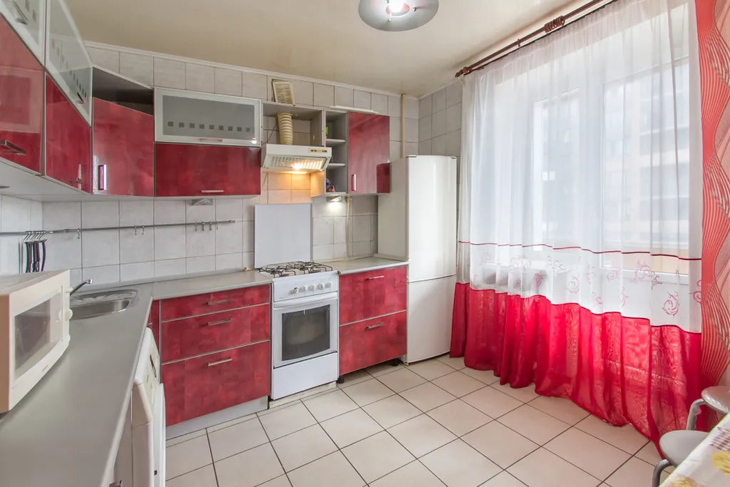 Большая 3-комнатная возле полигона и Маслоки