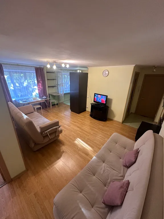 Двухкомнатная в самом центре у набережной