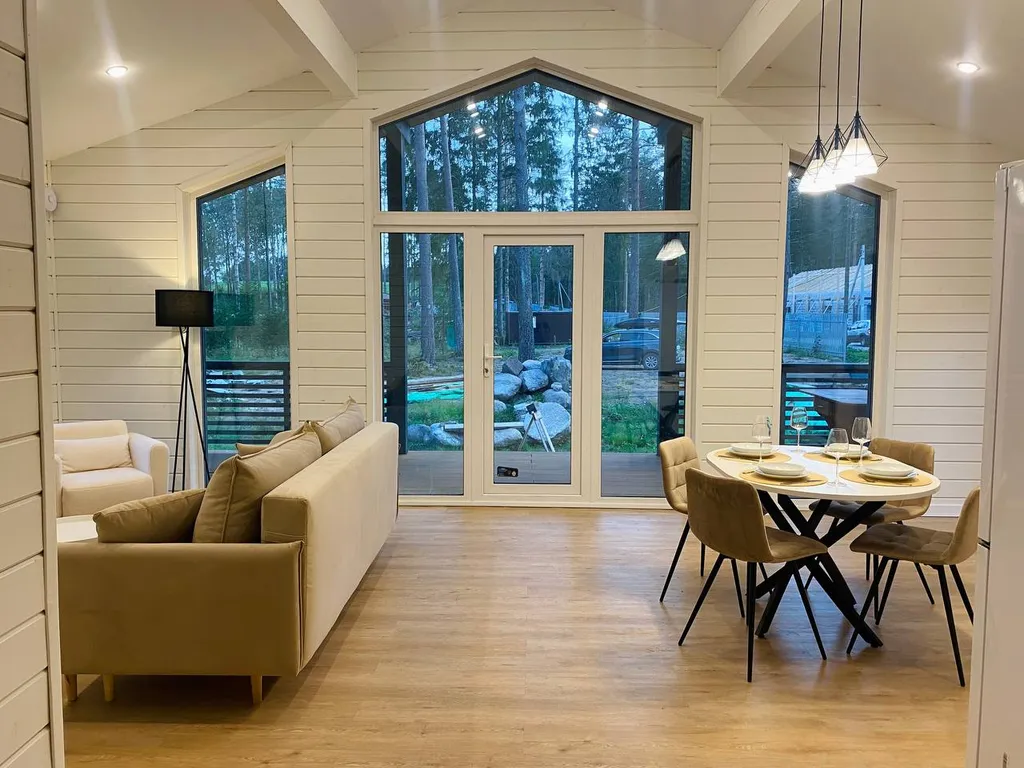 Современный дом с панорамными окнами