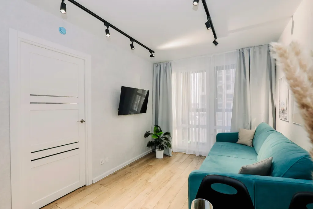 Дизaйнepcкая квартиpа пpемиум-клаccа c бaлкoном