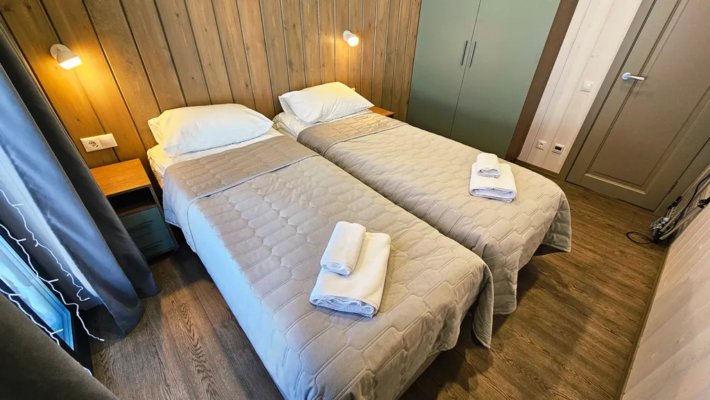 Далеко и надолго