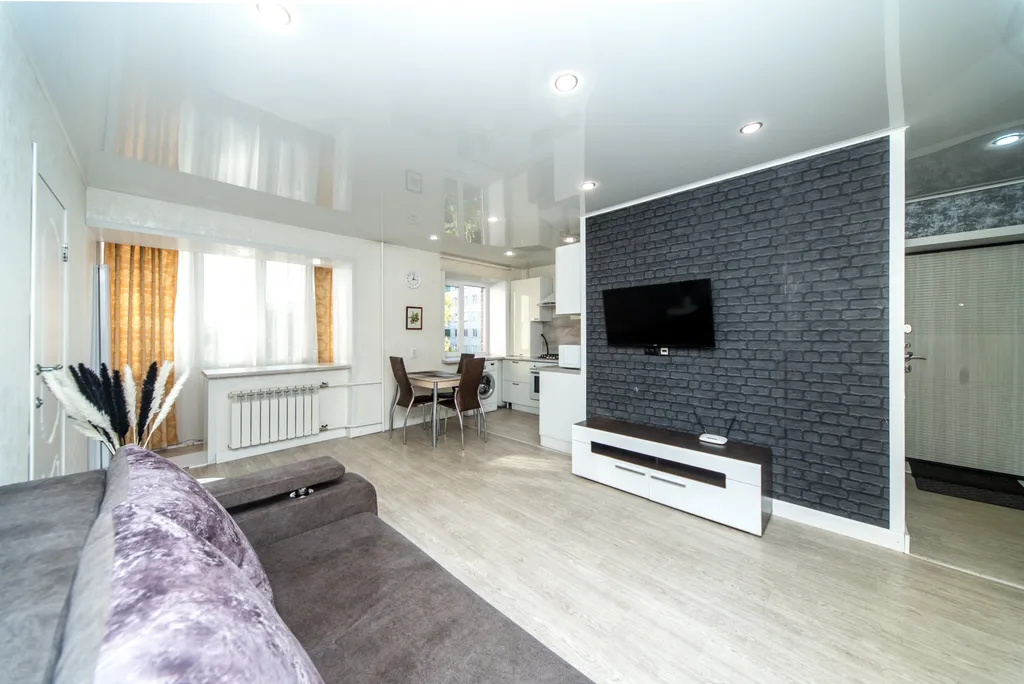 2-ком на набережной в самом центре города