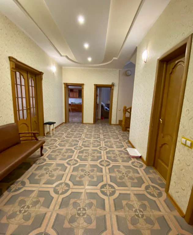 Коттедж Коттедж с сауной и бассейном — Красный