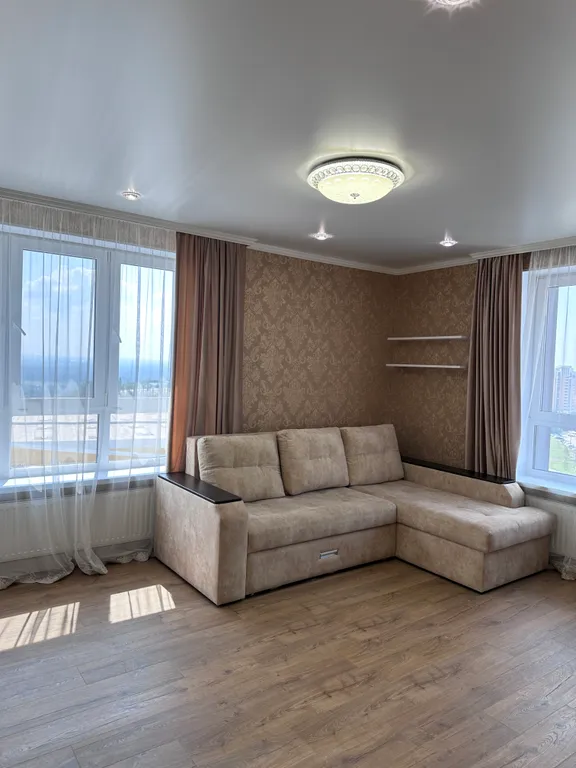 Уютная двухкомнатная квартира рядом с ТЦ Планета и Аквапарком