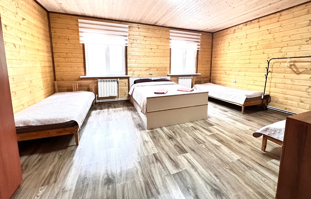 Дом на берегу речки