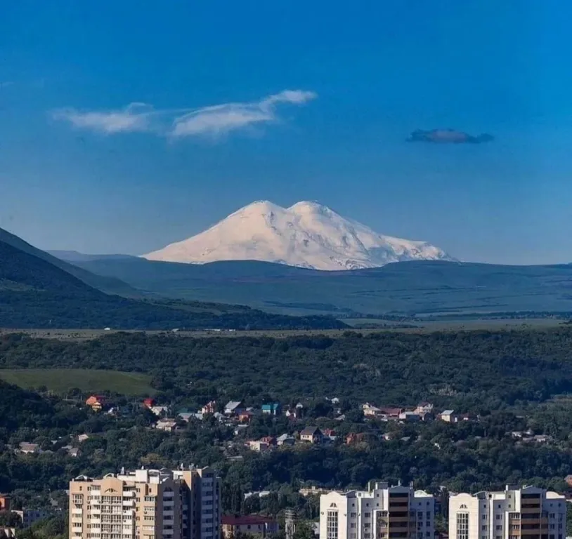 Просторная квартира с тёплым антуражем — аренда посуточно в Пятигорск