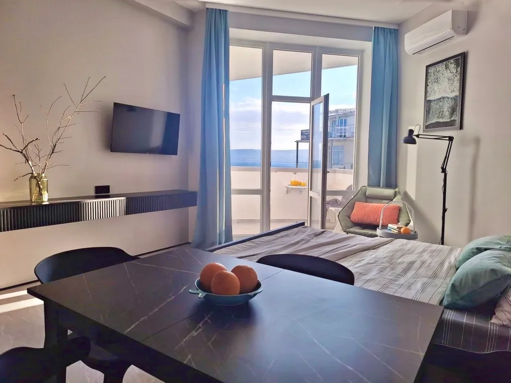 Студия с видом на море 64