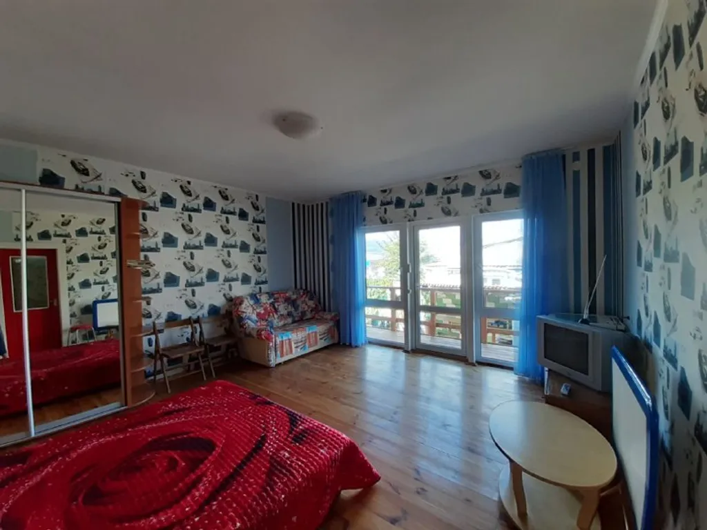 Уютный коттедж с каркасным бассейном