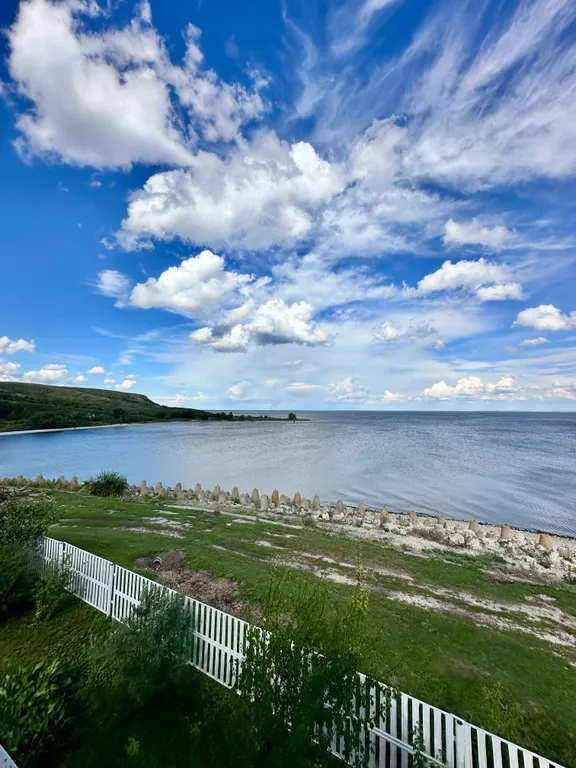 Дом с панорамным видом и кинотеатром