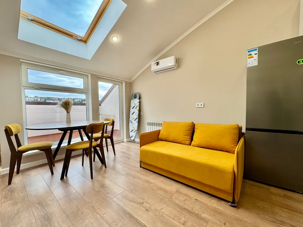 Апартамент с балконом в центре Ялты