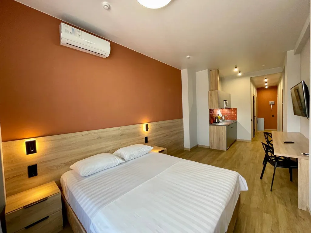 "В Гости!" на Запорожской 69  (1к студия №5 рядом с БЦ "Сити")