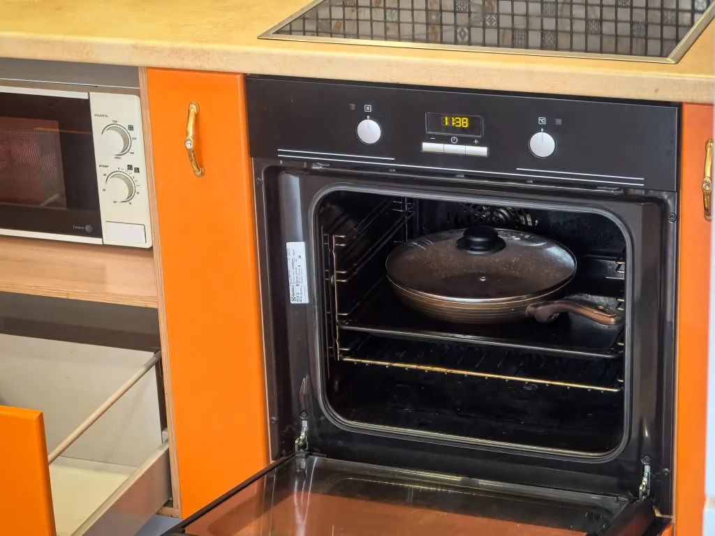 Новая 2к квартира в центре рядом с метро