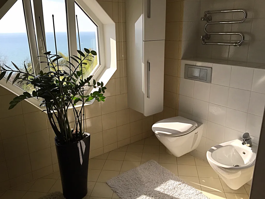 Бассейн. Живописный вид на море