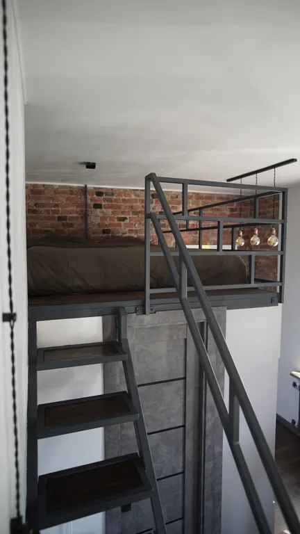 2х-уровневая студия в центре