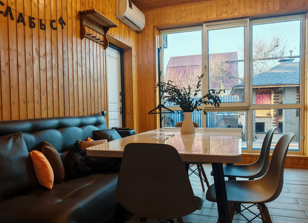 Дом с баней и бассейном