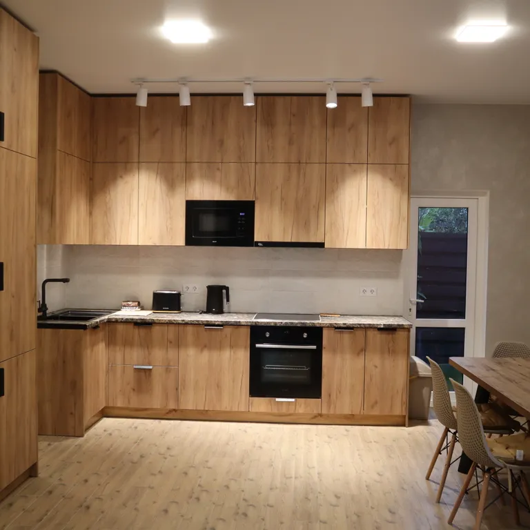 Новый дом с бамбуковой рощей