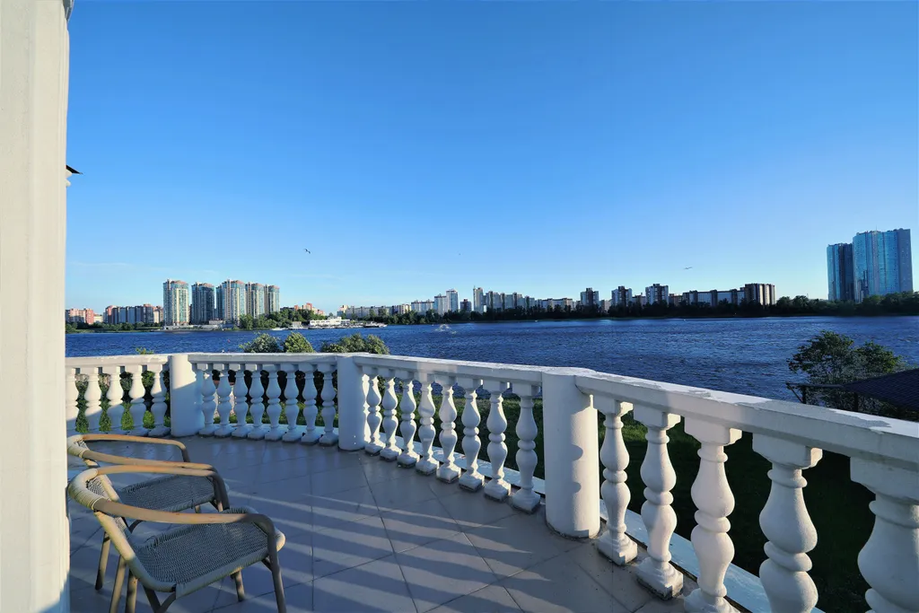 Коттедж на собственном берегу Невы