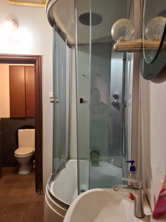 Большая комната на троих человек в центре