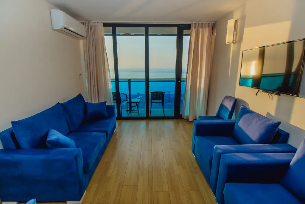 Трёхкомнатные апартаменты на первой линии