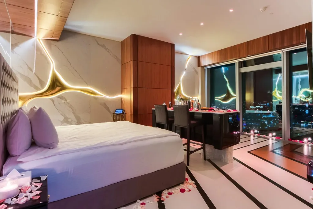 Уникальные апартаменты с панорамным джакузи и тропическим душем