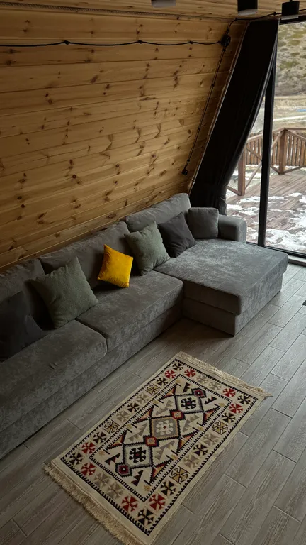 Уютный домик с панорамным видом на горы