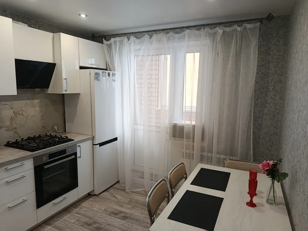 Уютная квартира с видом на Успенский собор и Крепостную Стену.